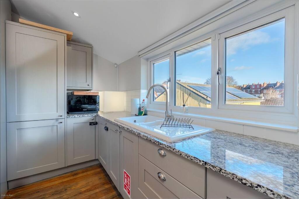 Smart-Home In Original Victorian Building Bristol Exterior photo