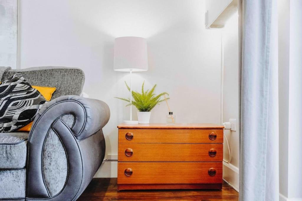 Smart-Home In Original Victorian Building Bristol Exterior photo